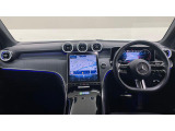 運転操作をサポートし、疲れにくく上質な環境を提供するために、様々な装備を採用。