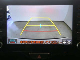 バックモニター付き。 車両後方の映像が画面に表示されるので、車庫入れが苦手な人も安心です。ただし、目視確認もお忘れなくお願いいたします。