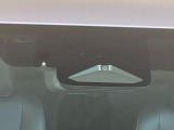 【トヨタセーフティセンス】走行中に前方の車両等を認識し、衝突しそうな時は警報とブレーキで衝突回避と被害軽減をアシスト。より安全にドライブをお楽しみいただけます。