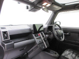 ダイハツのお店では、ダイハツ車を知り尽くしたプロフェッショナルが、専用の診断機器を使って各システムを点検しております。