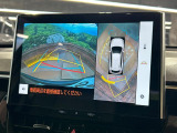 【パノラミックビューモニター】専用のカメラにより、上から見下ろしたような視点で360度クルマの周囲を確認することができます☆死角部分も確認しやすく、狭い場所での切り返しや駐車もスムーズに行えます。