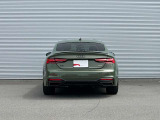 日本全国ご自宅前までご納車致します。陸送会社のプロフェッショナルが全国のご自宅前までしっかりと安全にお車をお持ち致します。