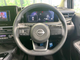 インテリアに合わせたデザインのステアリングは、運転される方のことも考え、運転しやすい形状、大きさです。是非一度、実際に触ってお確かめください。