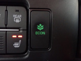 エンジン、エアコンなどを制御し低燃費な『ECONモード』に、また走りを楽しみたいとき、空調など快適性を重視したいときにはスイッチOFFで通常モードに切り替えができます!