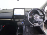 スイッチ類やメーター類を見やすく配置した、直感的で扱いやすいインパネ。初めて運転される方でも、迷わず操作出来る安心設計です。