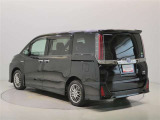 ご覧の車両以外にも多数のU-Carを展示販売しております。