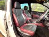 運転席シート廻りは使用感も少なく、良好な状態となっています。丁寧に使われていたことがよくわかりますね。