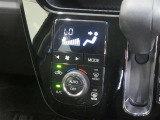 オートエアコン機能で、車内を自動的に、設定した温度に保ってくれます。