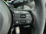 ◆アダプティブクルーズコントロール◆予め設定した車速内でクルマが自動的に加減速。前走車との適切な車間距離を維持しながら追従走行します。【LKAS】車線維持支援システムでステアリング操作を支援。