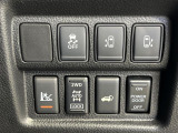 【パワーバックドア】スマートキーや運転席のボタンを押すだけでリアゲートが自動で開閉します!荷物を持っている時や、高い位置にあるバックドアを閉める際に便利な機能です♪