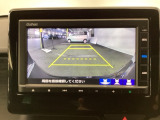 バックモニター付きで、車庫入れやバック時の後方確認をサポート。