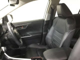 見通しのよいすっきりとした視界で、誰でも運転しやすいです。運転のしやすさは疲れにくさにも繋がりますよ♪