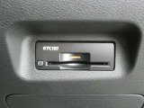 純正ETC2.0付 料金所もスムーズに通れ、割引料金の適用もあります。ビルトインできれいに収まっており、見た目もスマートです。