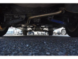 車両後方からの下回りです。マフラー防錆塗装や下回り防錆施工等も可能でございます。