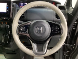 ハンドルにHondaセンシング系のクルーズコントロールやレーンキープアシストなどのスイッチと、オーディオの操作スイッチが装備されています。ハンドルから手を離さず安全に操作できます。
