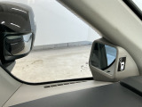 停車時や発進時、対向車とのすれ違いや路肩に寄せる時など、車両左側前方を確認するときに役立ちます♪