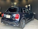 かわいいテールのデザインはほかの車にはない魅力があります。ひと目で&ldquo;MINI&rdquo;とわかるデザインです。