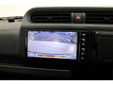 ■バックカメラ■ モニターを見ながら車庫入れやバック運転ができるので、車庫入れが苦手な方や大きな車を運転する際にも安心!現在のバックカメラは小型になってあまり目立ちません。視野も広く、オススメです!