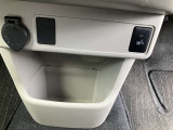 運転席にシートヒーター付いてます。寒い日に助かります
