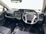 運転席まわりです。 各操作スイッチは使いやすい位置に配置されてます。