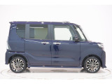 県内13店舗にて常時500台以上ダイハツ車を展示中です。見て、触って、納得のいく一台をぜひ見つけてください。