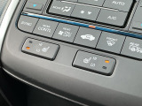 運転席・助手席にシートヒーター付き♪