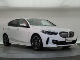 一目で伝わるBMW特有のスポーティーなプロポーションは、BMWの走行性能を生み出すのに欠かせない要因の一つです。細部まで拘りぬいたお車をぜひ一度ご覧ください!