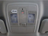 【マツダエマージェンシーコール】エアバッグ作動時や衝突時、車内のSOSボタンを押した際に、24時間365日いつでも緊急通報を行い、オペレーターが必要に応じて救急・警察を手配します。万が一の時も安心!