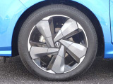 【タイヤ】 【純正17インチアルミホイール】《205/50R17》専用のアルミなのでお車のイメージぴったりですね!
