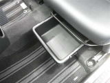 取り出しやすく、しまいやすい収納スペースが満載です。ティッシュやペットボトル等、用途に合わせた収納が可能ですので、使い方はあなた次第!
