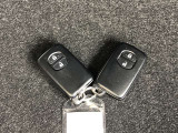 スマートキー2本付き!キーをポケットやカバンに入れておくだけでドアの施錠・開錠やエンジンスタートの操作が簡単です!