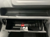 収納スペースもたくさん有ります☆車検証や小物類などすっきり収納♪