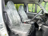運転席シート廻りは使用感も少なく、良好な状態となっています。前オーナー様が丁寧に使っていたことがよくわかりますね。