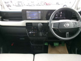 操作しやすい運転席廻り!操作パネルも使いやすい!!ドライブが楽しくなります!