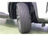 タイヤサイズ 215/50R18。