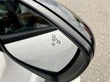 ブラインドスポットモニター付きですので死角に車両がいるとオレンジに光って知らせてくれます。