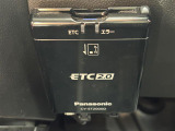 【ETC2.0(DSRC)】ETCカードを挿入すれば料金所はノンストップで通過できます。ETC限定の割引や、高速道路の情報提供サービスを利用できます。