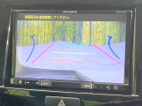【バックカメラ】駐車時に後方がリアルタイム映像で確認できます。大型商業施設や立体駐車場での駐車時や、夜間のバック時に大活躍!運転スキルに関わらず、今や必須となった装備のひとつです!