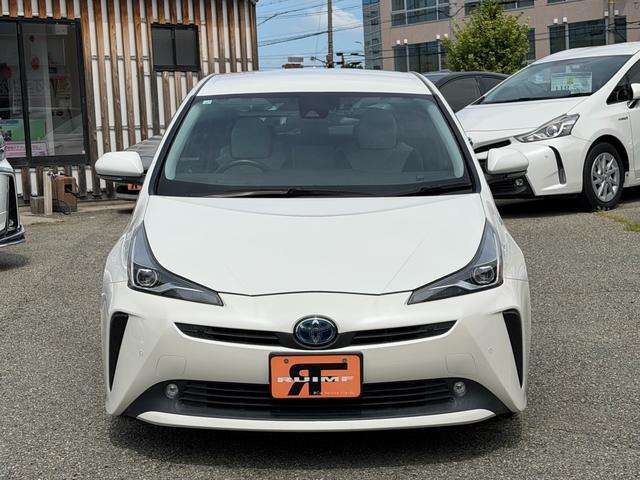 トヨタ プリウス 1.8 A プレミアム 後期型 衝突被害軽減ブレーキ 白革