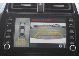パノラミックビューモニター付きです。車両を上から見たような映像をディスプレイオーディオ画面に表示。運転席からの目視だけでは見にくい、車両周辺の状況をリアルタイムでしっかり確認できます。