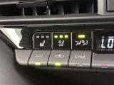 シートエアコン付です。シートを暖めたり冷やしたりできる、快適装備の一つ。 暑い夏もシートが冷える冬も快適にドライブが楽しめそうですね。