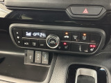フロント両席にはシートヒーターが付いています!寒い日に便利な装備ですね。