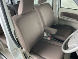 運転のしやすさや、乗り降りにも配慮した運転席