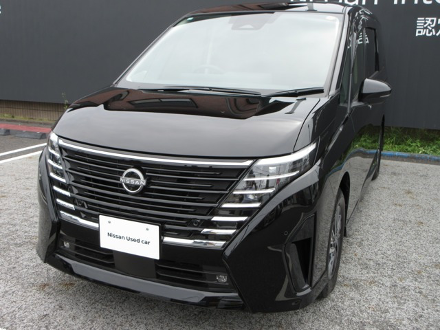 セレナ 1.4 e-4ORCE ハイウェイスターV 4WD 