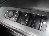 電動格納式リモコンドアミラ-とパワーウィンドウのスイッチです。