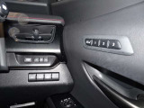 お車選びをお楽しみ頂けるよう、在庫車の展示スペースを十分に確保しております。