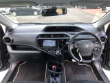 シンプルながら機能性溢れる運転席廻りです。視界性もよく、運転しやすいですよ。