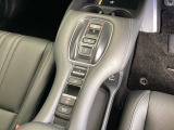 停車中にブレーキペダルを踏み続けなくてもブレーキ保持ができるオートマチックブレーキホールド機能もついております。