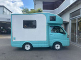 中古車は全てWeb在庫です。現車はストックヤードにて保管しており常時展示はしておりませんので、現車をご確認の場合は事前にお電話にてご連絡お願い致します。075-922-2313 定休日:毎週水曜日