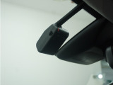 ◆ドライブレコーダー◆映像・音声などを記録する自動車用の装置です。 もしもの事故の際の記録はもちろん、旅行の際の思い出としてドライブの映像を楽しむことができます。